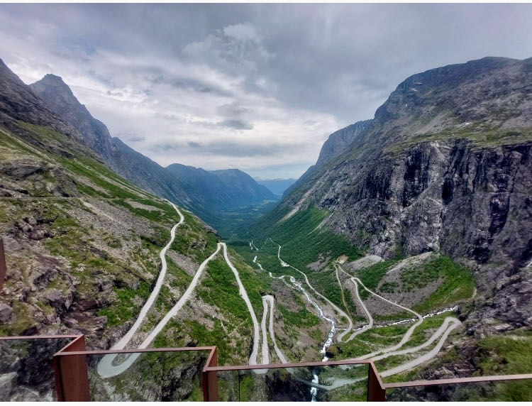 The ladder of the trolls