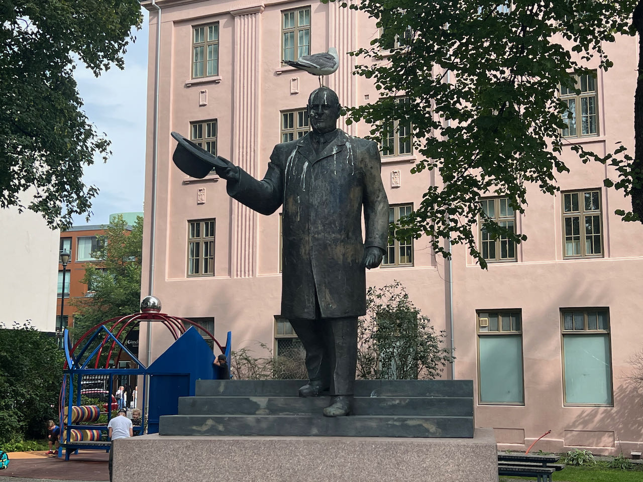 The king’s daily crown