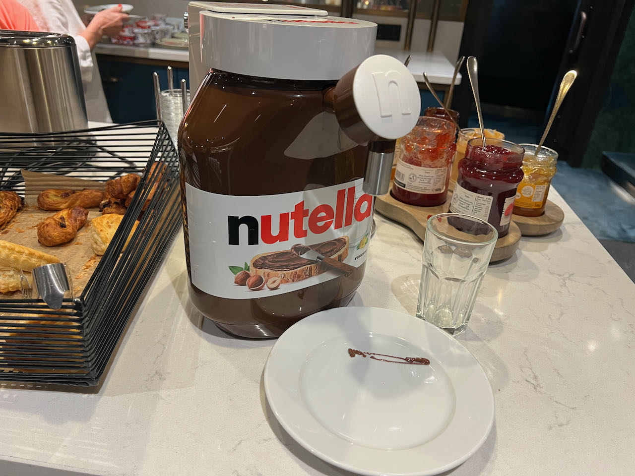 Electronic Nutella dispenser