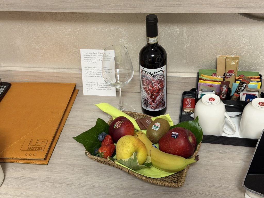 Fruit basket and wine to apologize for my mistake. Hm.